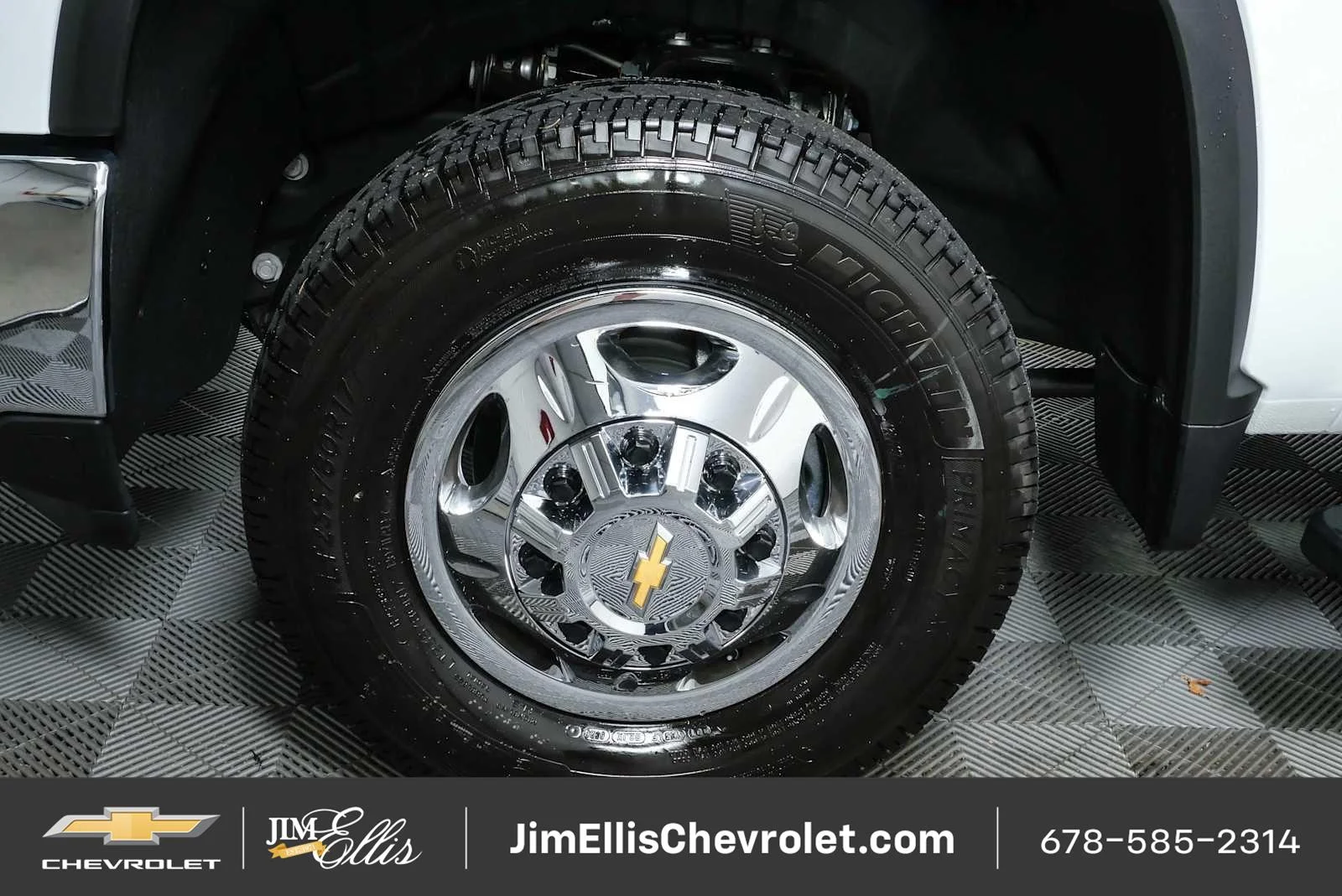 New 2026 Summit White Chevrolet LT DRW image 33