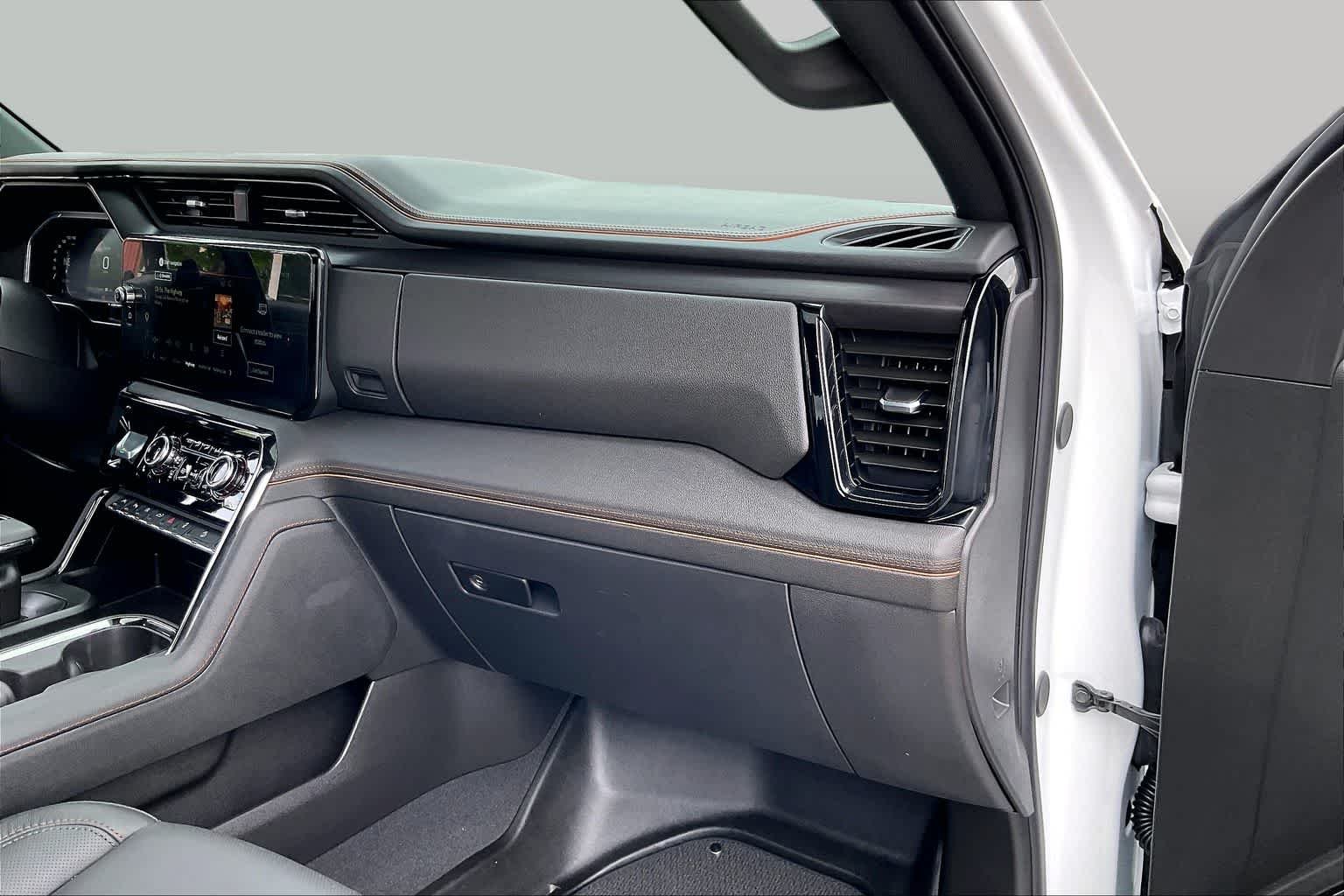 Used 2026 Summit White GMC AT4 image 19
