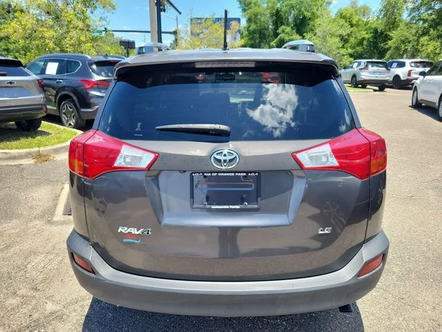 Used 2014 Gray Toyota LE image 9
