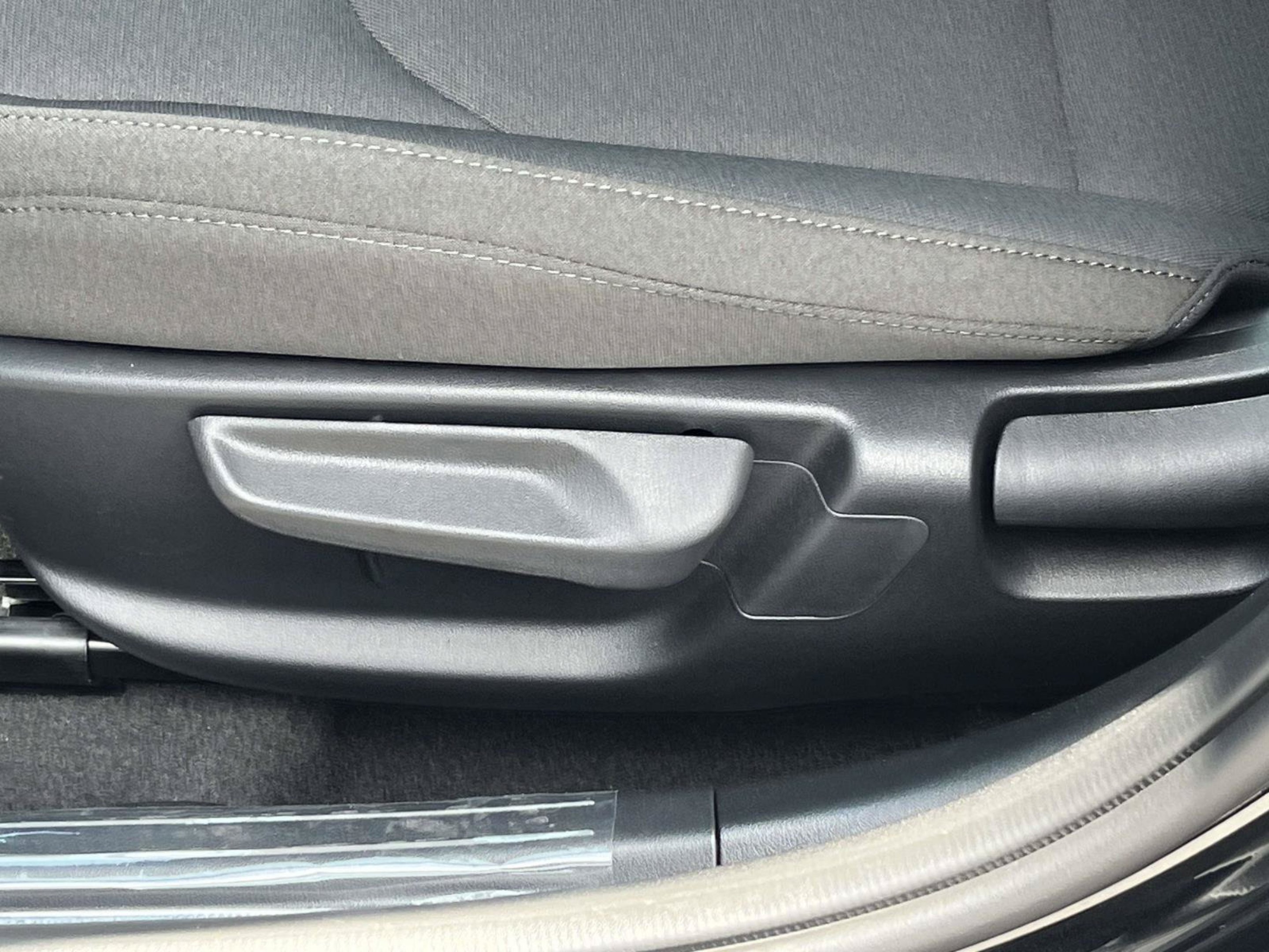 New 2026 Aurora Black Pearl Kia LXS image 22