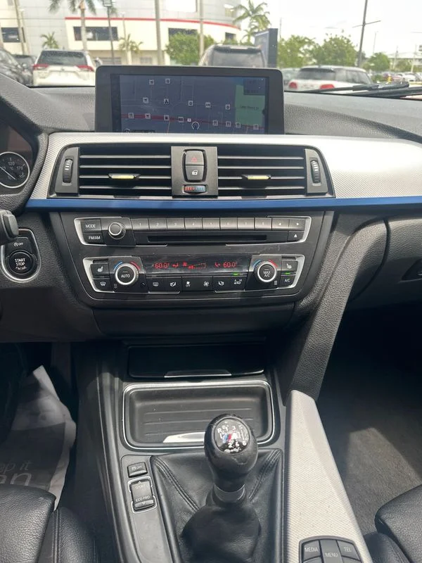 Used 2013 Red BMW xDrive image 22