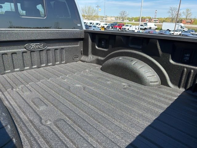 New 2026 Glacier Gray Metallic Tri-Coat Ford F-250® Lariat® image 7