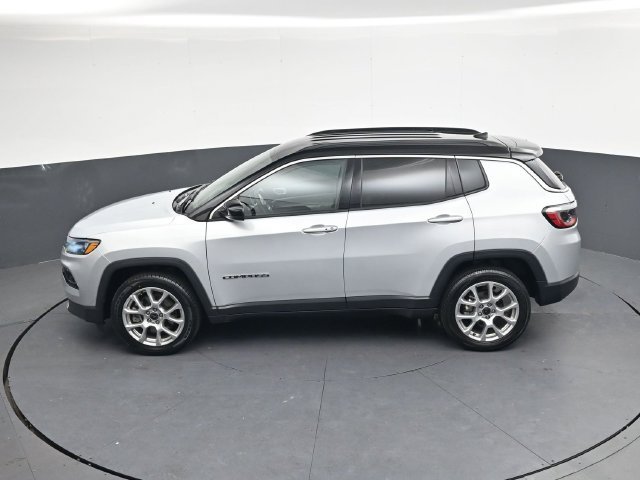 Used 2025 Silver Jeep Limited image 28