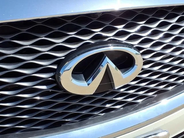 Used 2016  INFINITI 3.0t Premium image 24