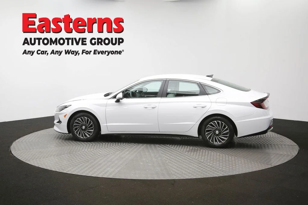 Used 2023 White Hyundai SEL image 60