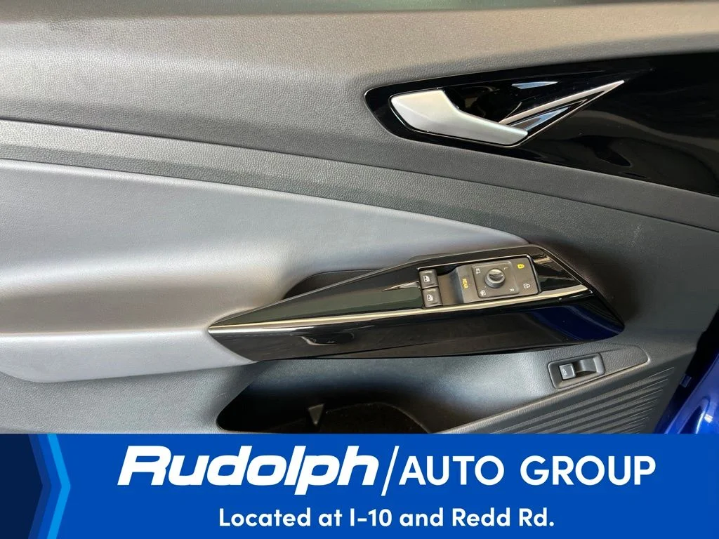 Used 2022 Blue Volkswagen Pro S image 10