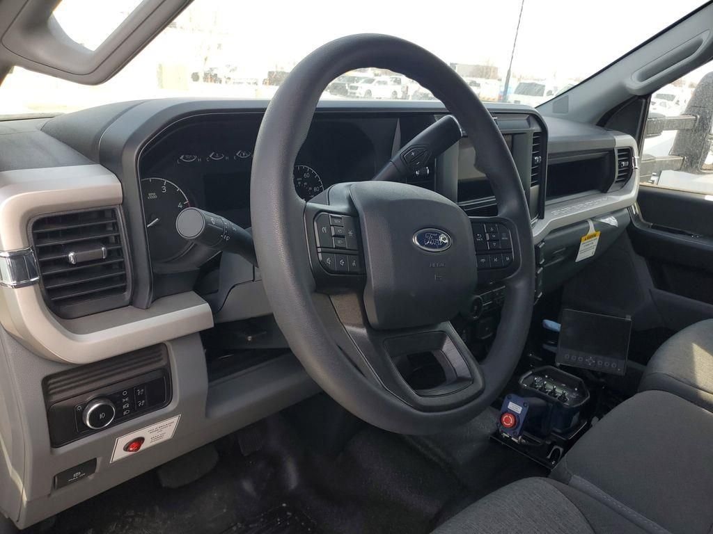 New 2025 Oxford White Ford F-550® XL image 5
