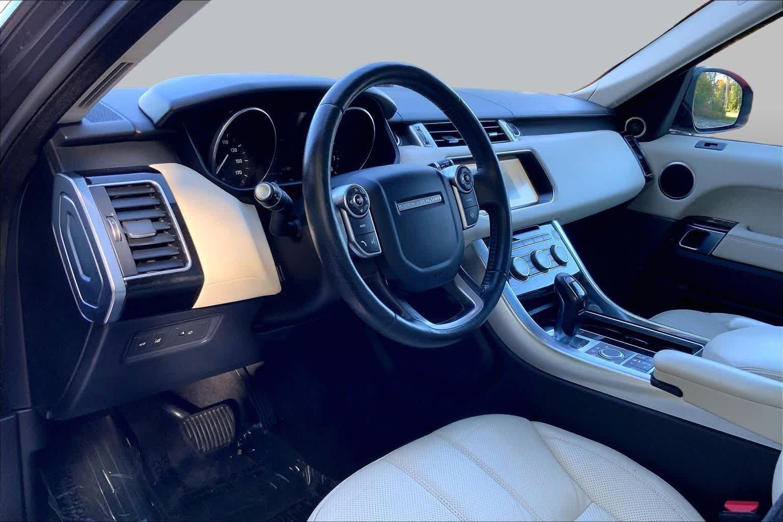 Used 2017 Fuji White Land Rover HSE image 17