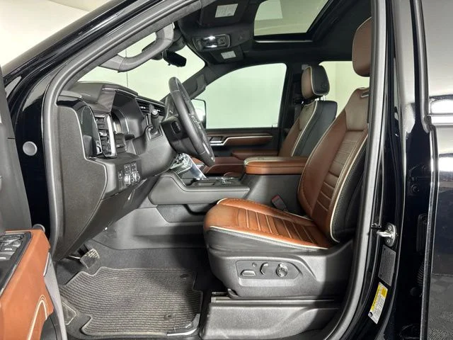 Used 2025 Onyx Black GMC Denali Ultimate image 11