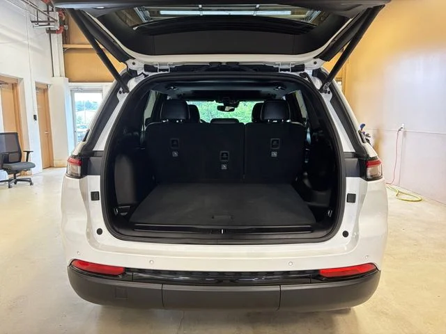 Used 2023 Bright White Clearcoat Jeep Altitude X image 18