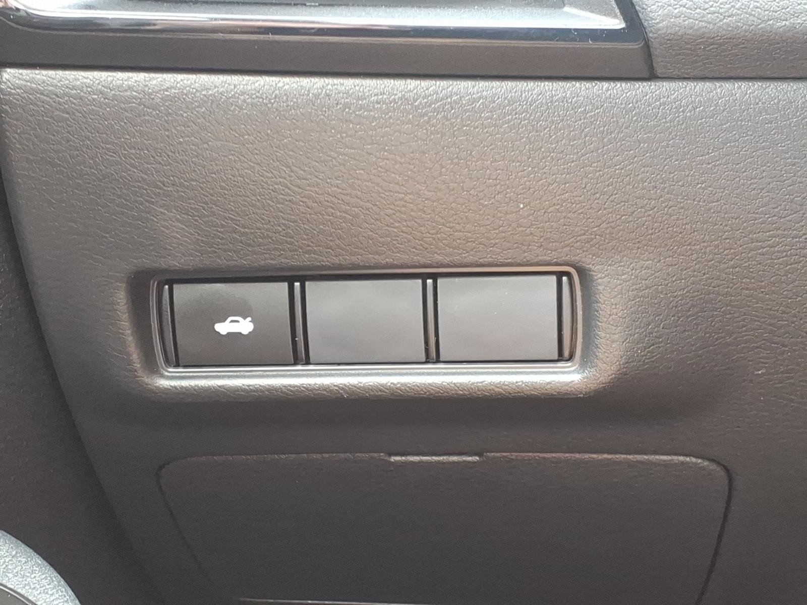 2026 Nissan Sentra SR Black at Robbins Nissan