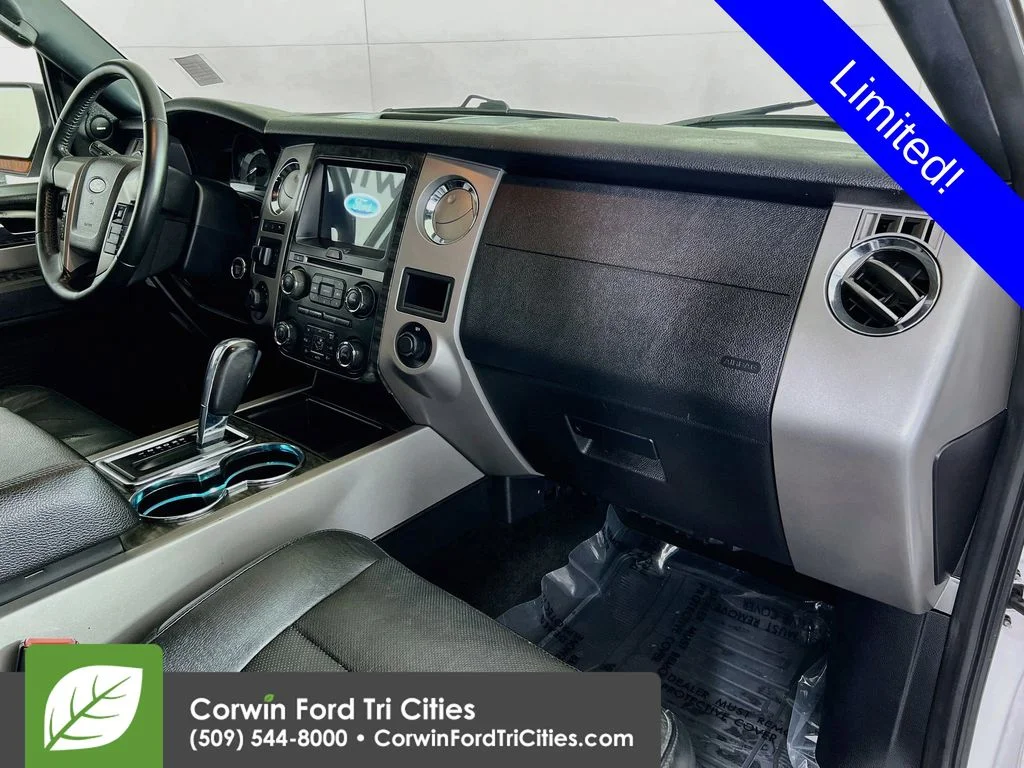 Used 2017 White Platinum Clearcoat Metallic Ford Limited image 32