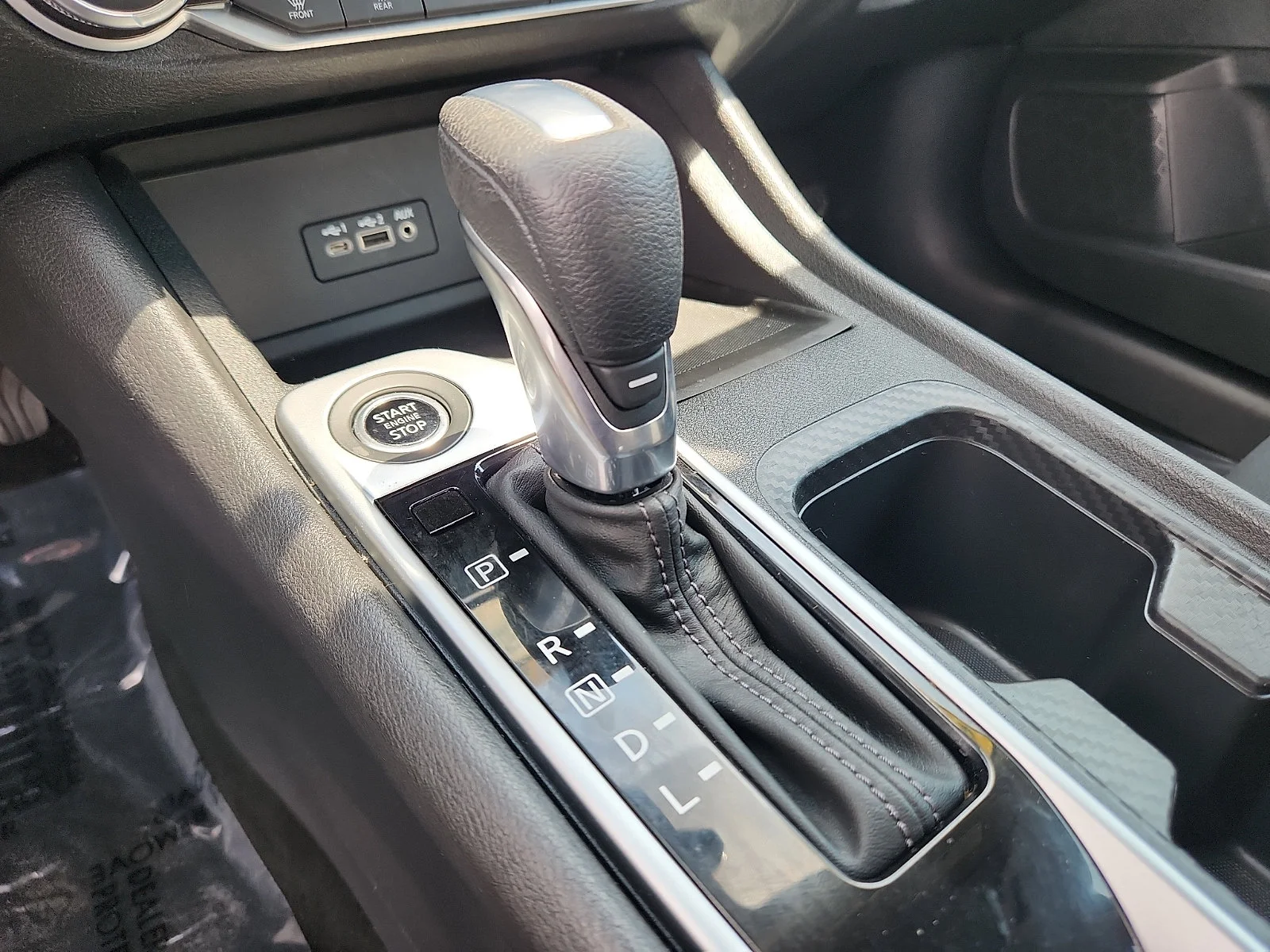 Used 2023 Rosewood Metallic Nissan SV image 15