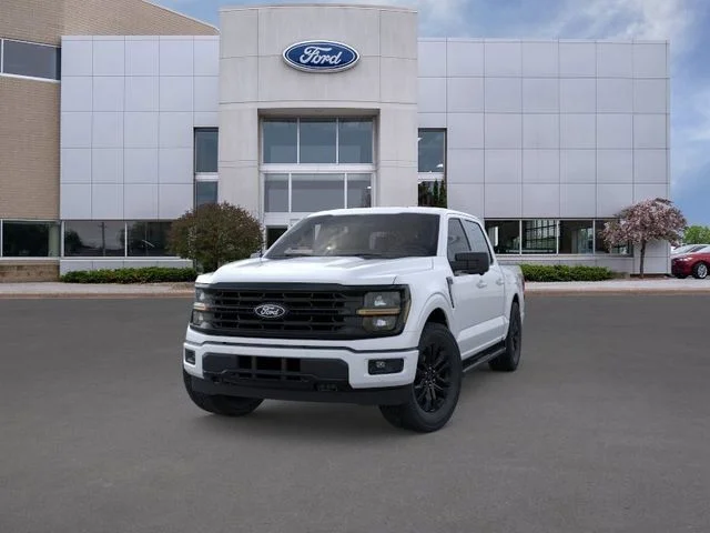New 2026 Oxford White Ford XLT image 2