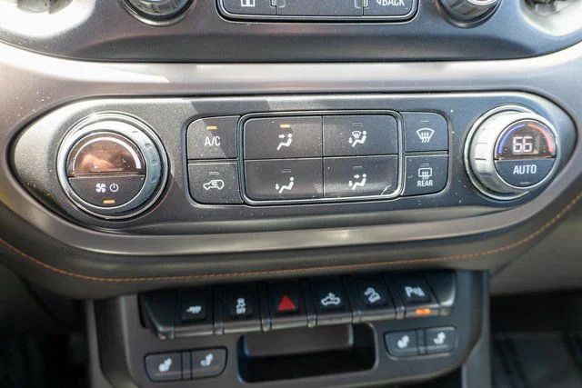 Used 2022 Summit White GMC AT4 w/Leather image 24