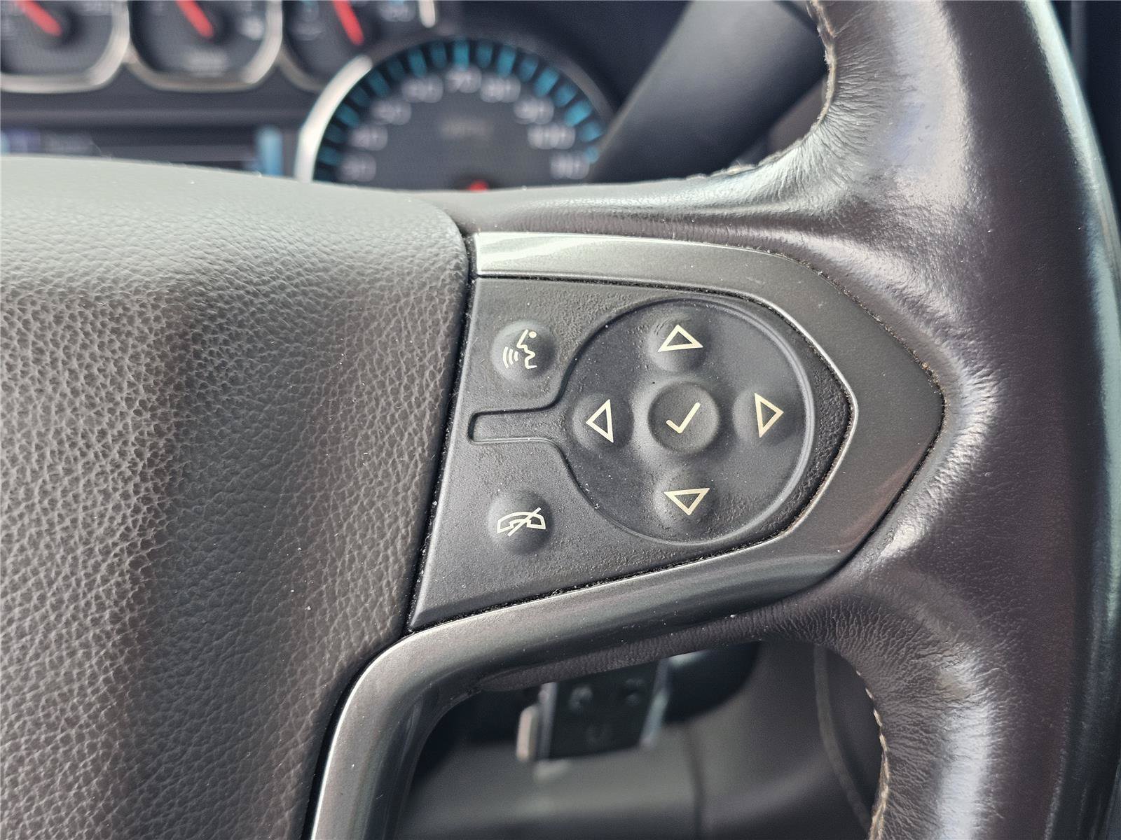 Used 2019 Summit White Chevrolet LTZ image 23