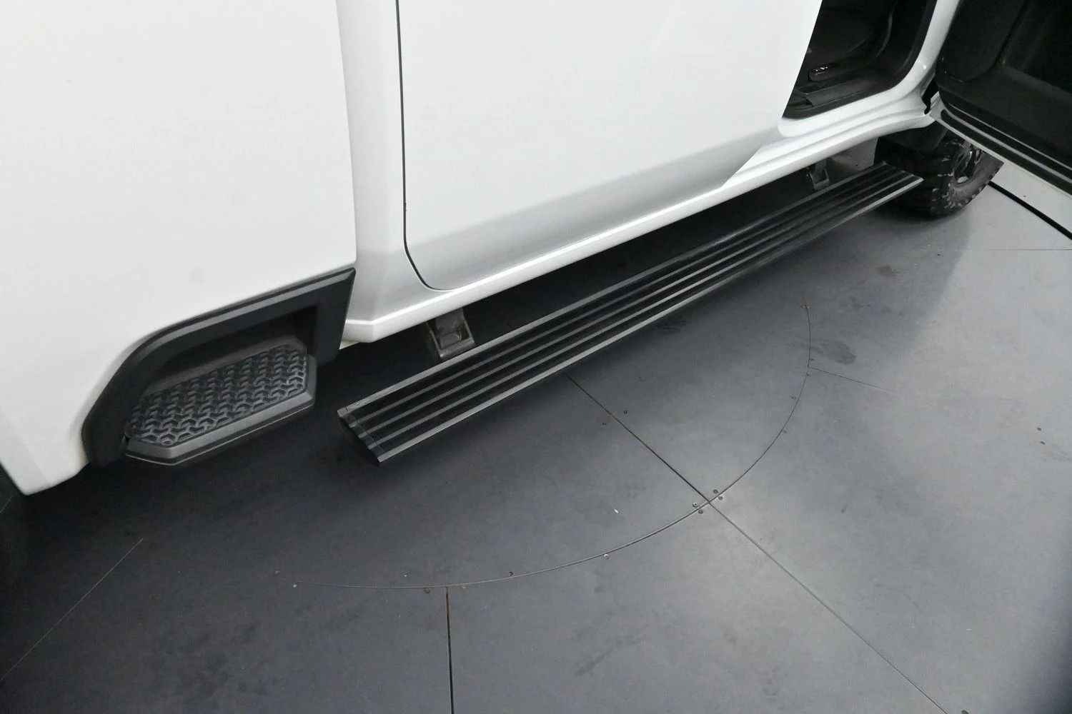 Used 2024 Summit White GMC AT4 image 9