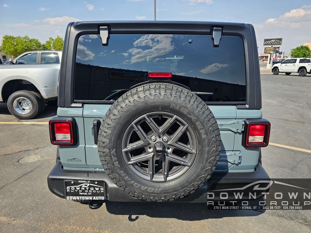 New 2026 Anvil Clearcoat Jeep Sport S image 4
