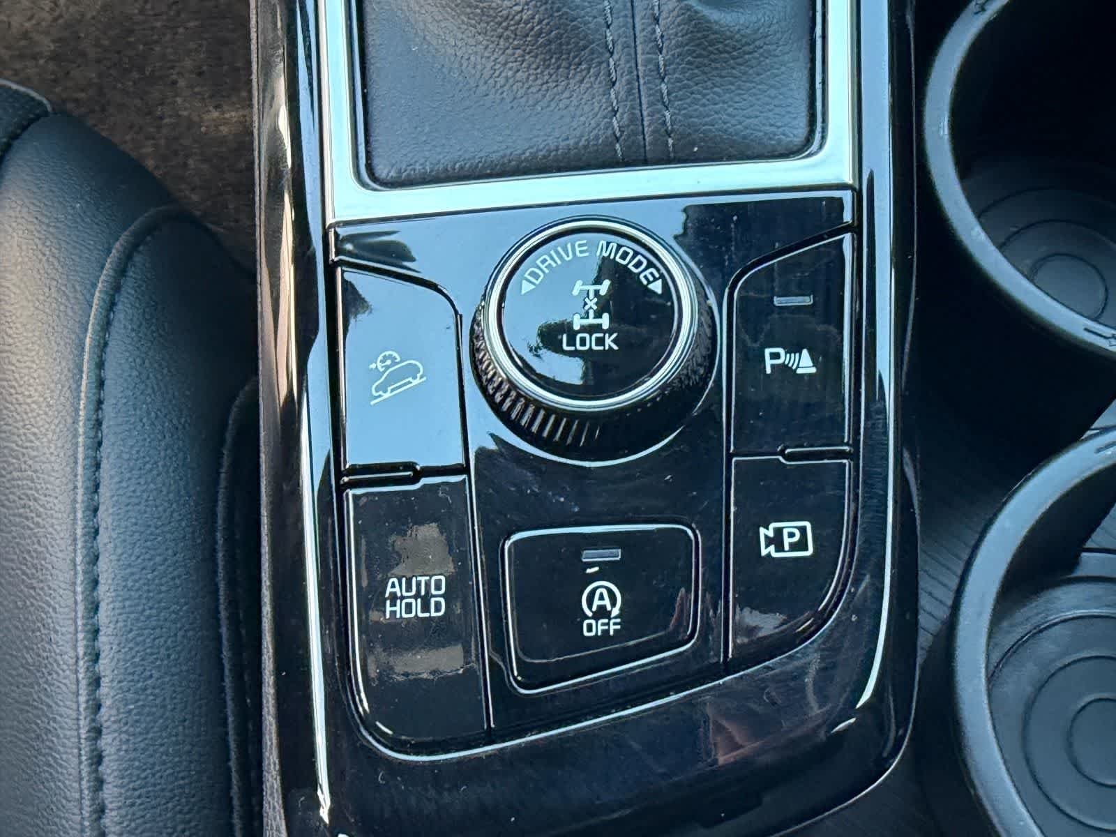 Used 2025 Glacial White Pearl Kia X-Line image 16