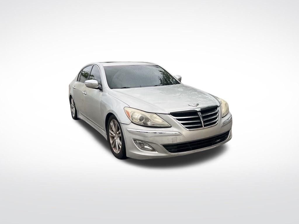 Used 2013 Silver Hyundai 3.8 image 2