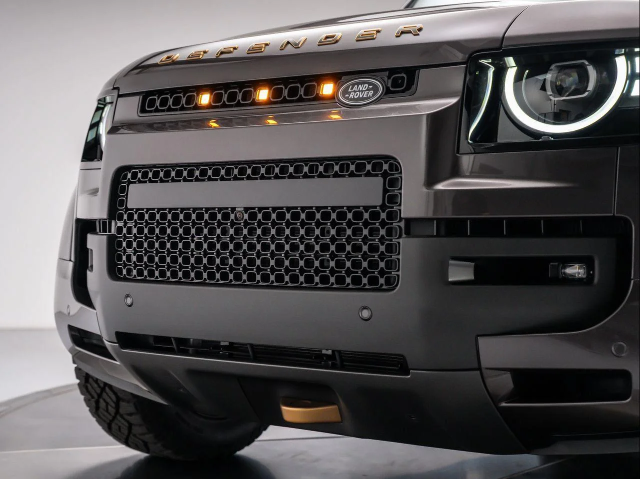 New 2026 CHARENTE GREY Land Rover P635 OCTA image 10