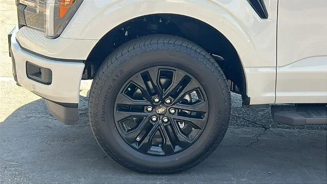 New 2026 Star White Metallic Tri-Coat Ford Lariat® image 29
