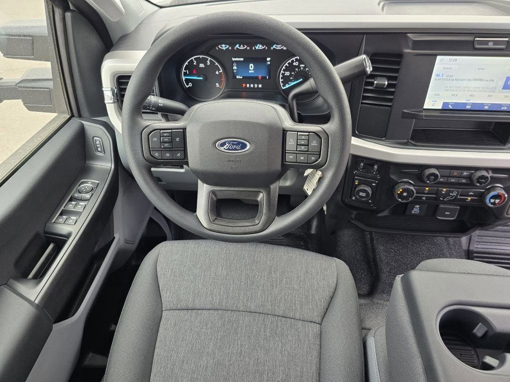 New 2026 Oxford White Ford XL image 33