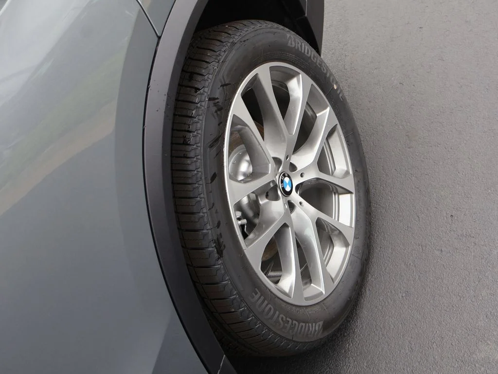 New 2026 Gray BMW xDrive40i image 37