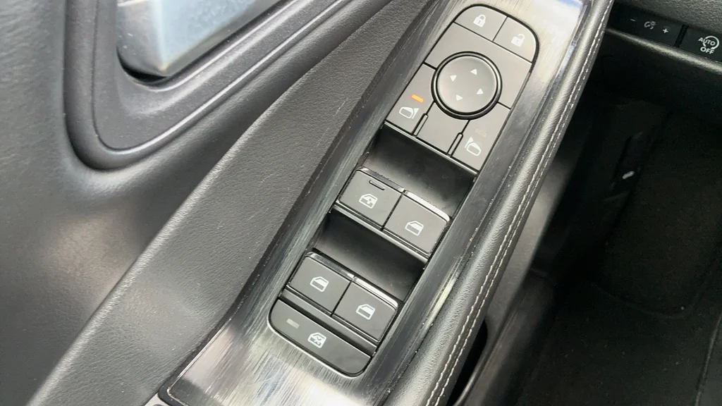 Used 2024 Gray Nissan SV image 14