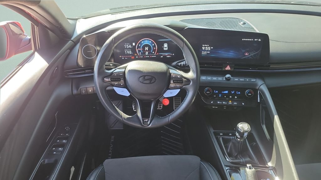 2025 Hyundai Elantra N - Photo 12