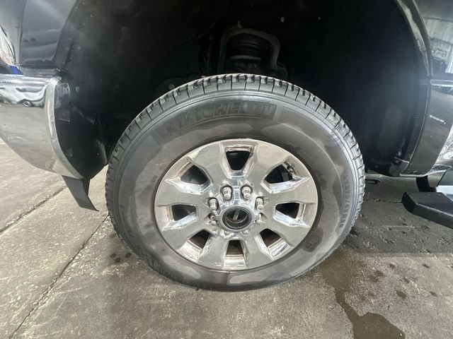 Used 2018 Shadow Black Ford Lariat image 23