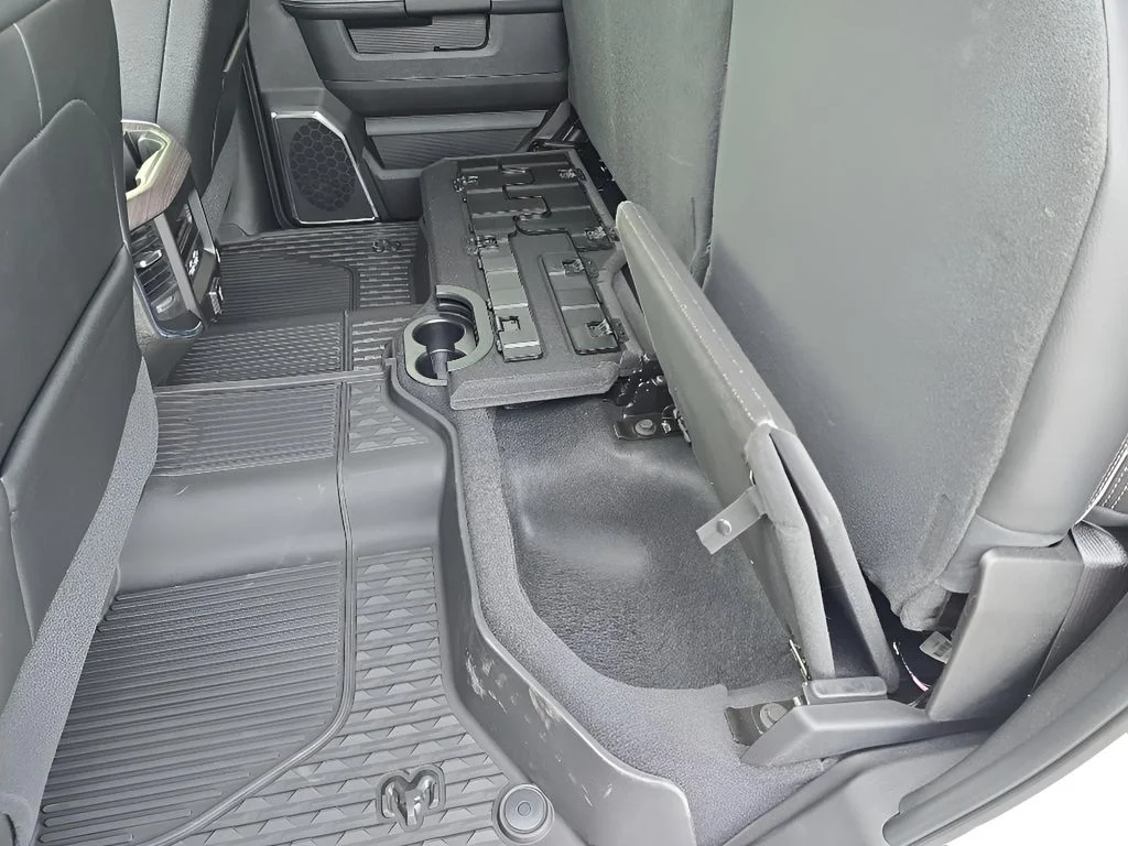 New 2026 Bright White Clear-Coat Exterior Paint RAM Laramie image 31