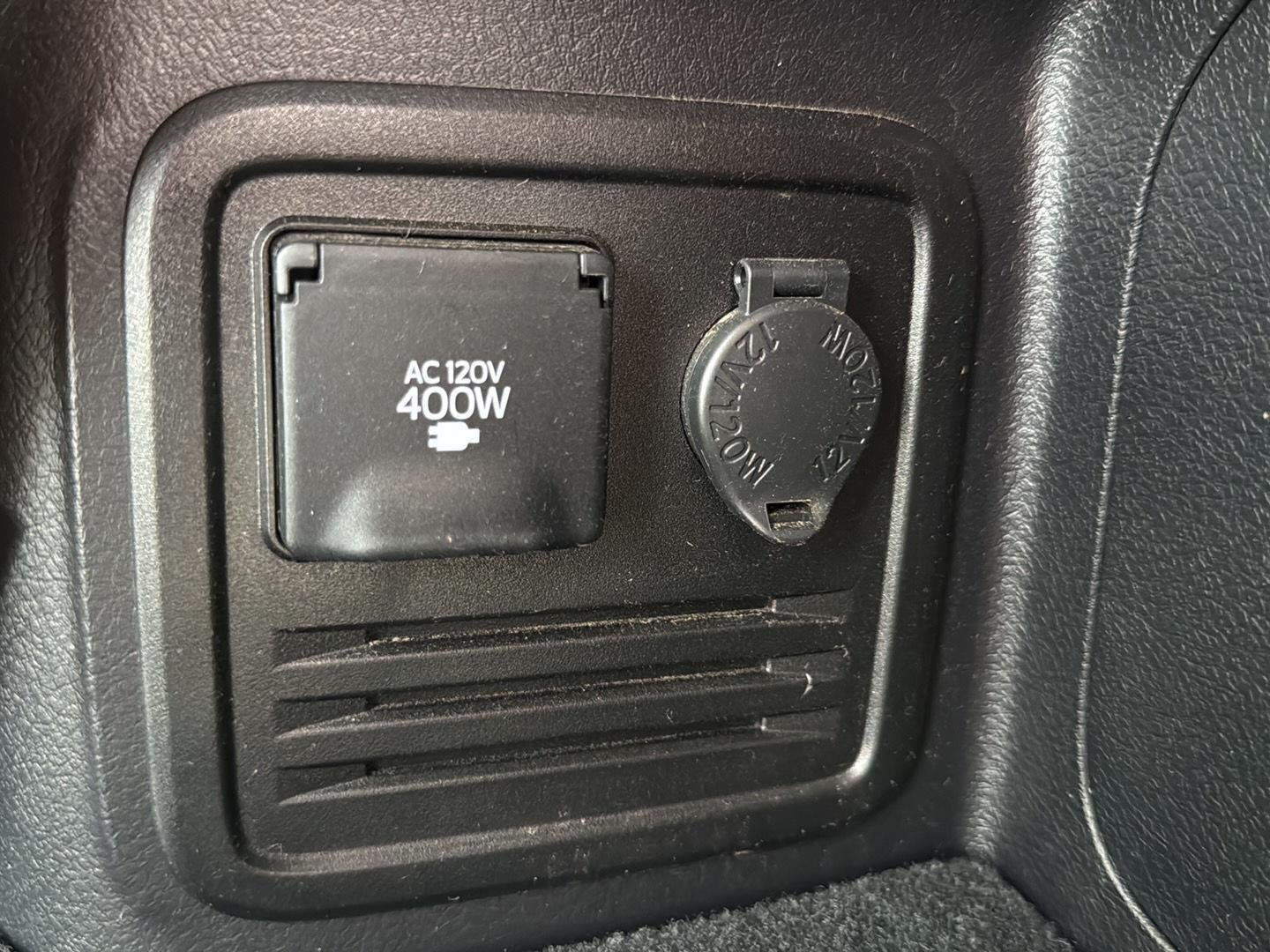 Used 2018 Midnight Black Metallic Toyota SR5 image 21