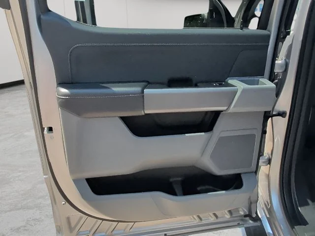 Used 2024 Silver Ford XLT image 39