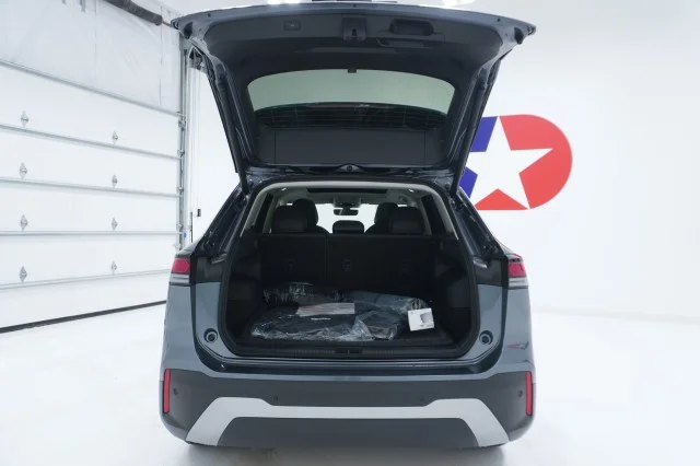 New 2026 Platinum Gray Metallic Volkswagen 2.0T SE image 7