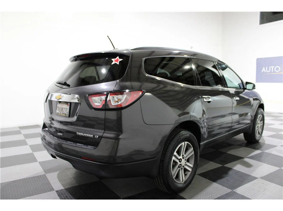 Used 2015 Tungsten Metallic Chevrolet LT image 4