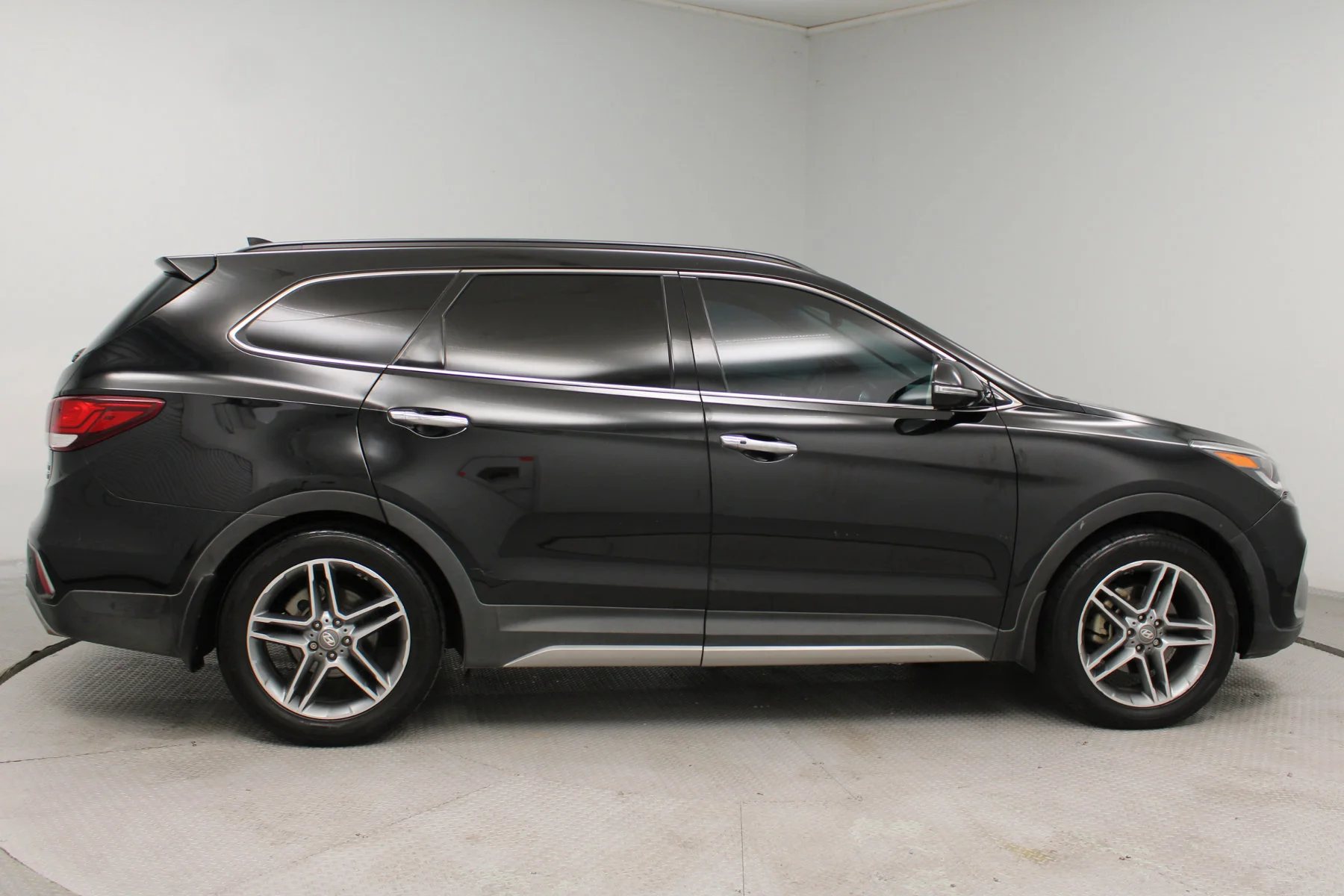Used 2018 Becketts Black Hyundai Limited Ultimate 3.3L Auto image 28