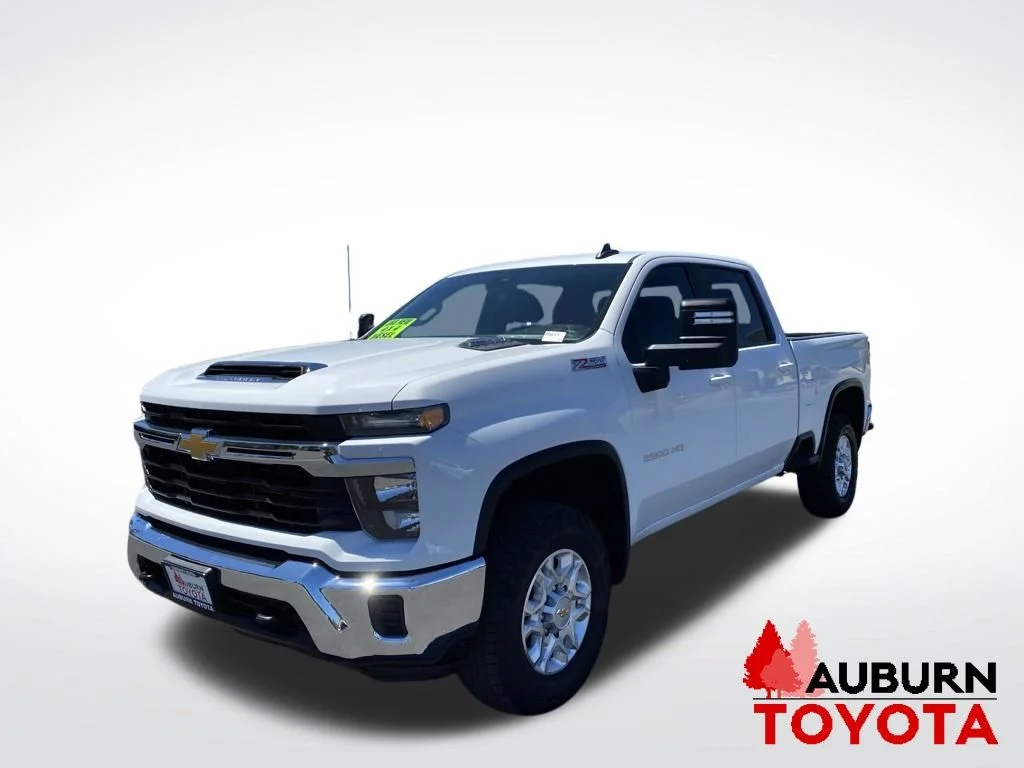 Used 2024 White Chevrolet LT image 3