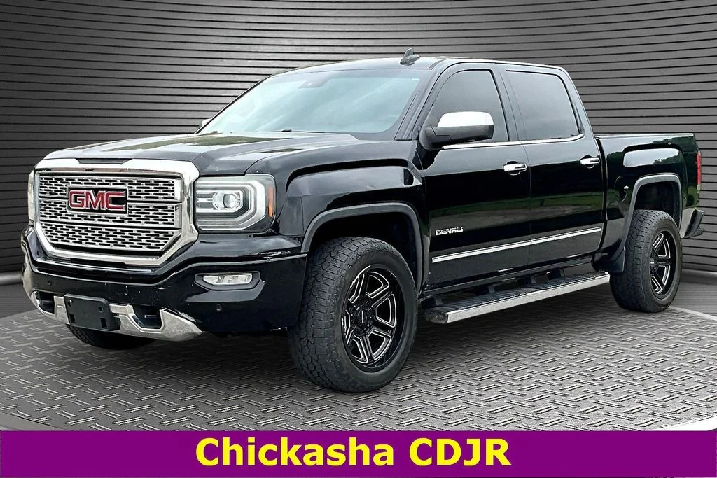 2016 GMC Sierra 4WD Crew Cab Short Box's photo