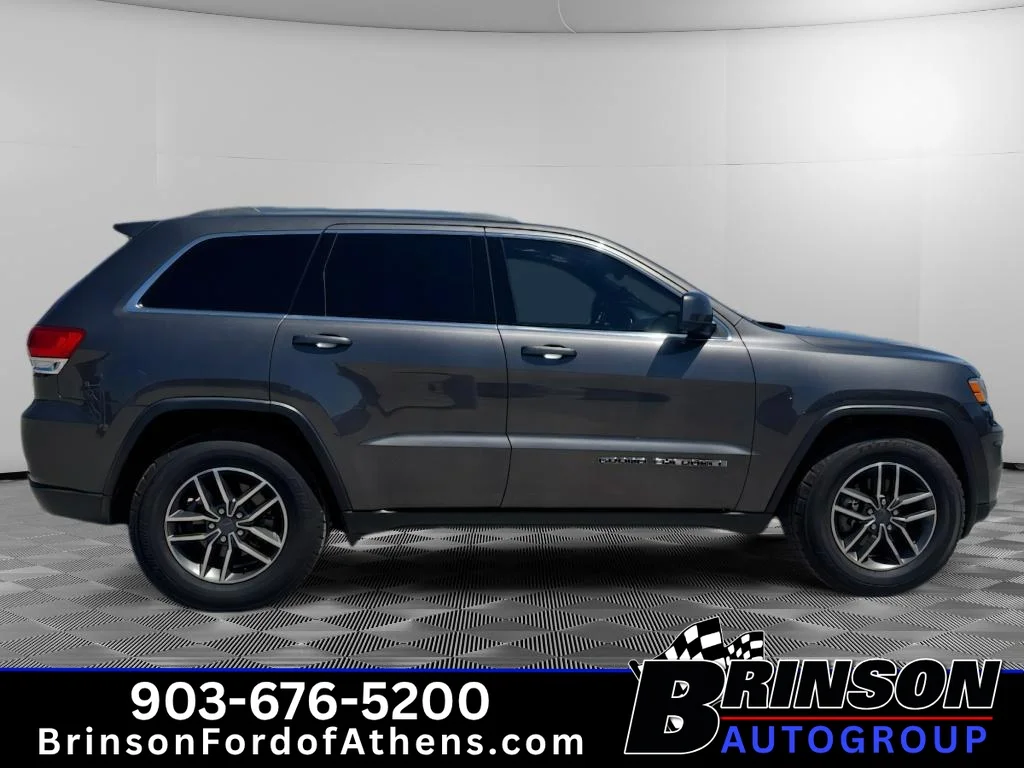 Used 2019 Granite Crystal Clearcoat Metallic Jeep Laredo E image 4