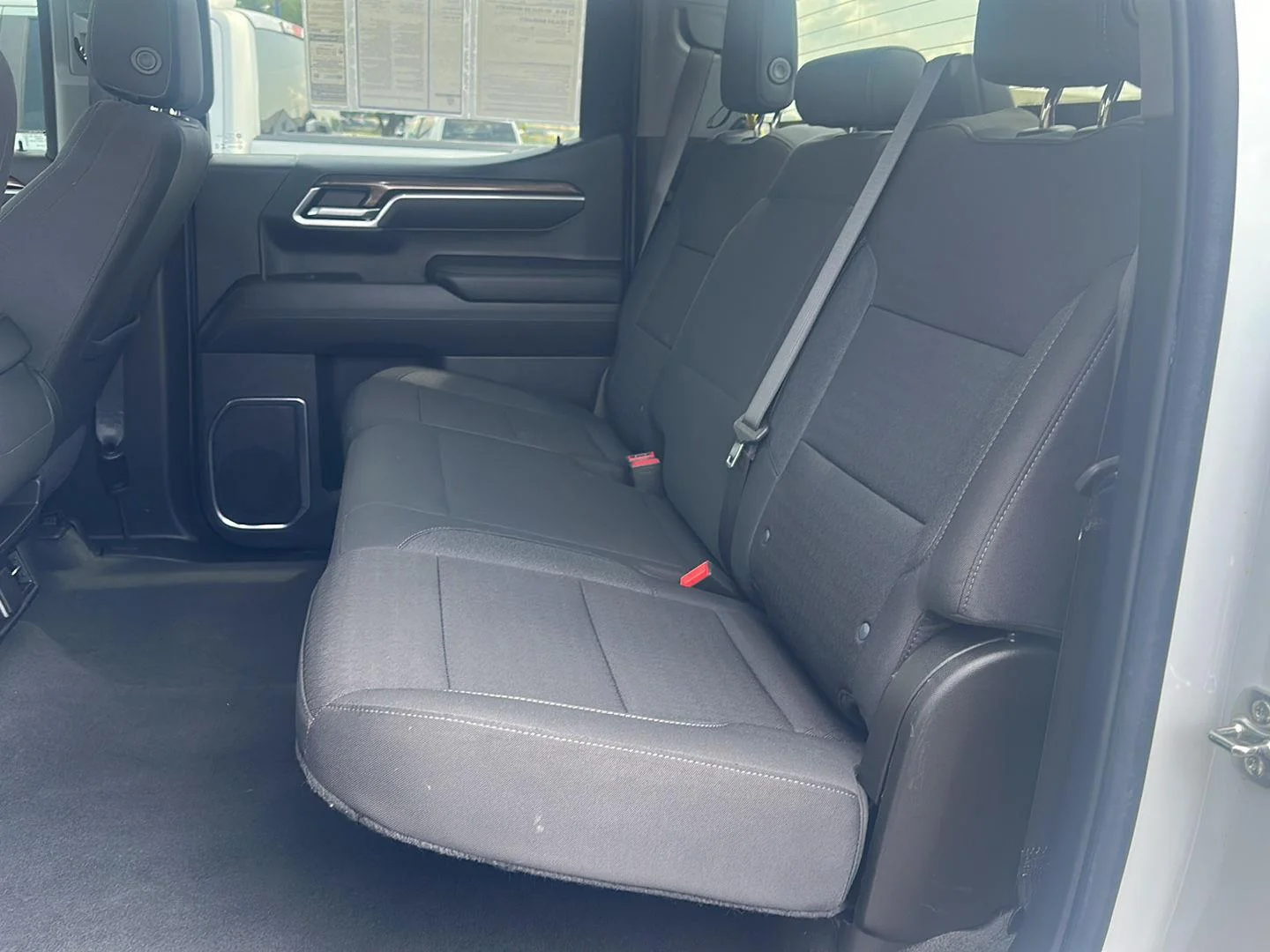 Used 2025 Summit White Chevrolet LT image 10