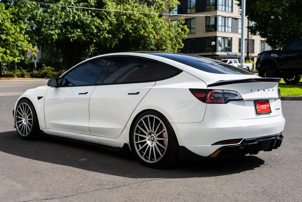 Used 2022 White Tesla Long Range image 4