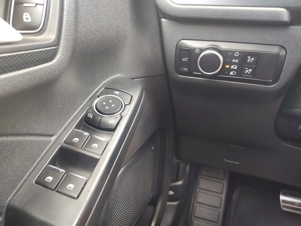 Used 2024 Carbonized Gray Metallic Ford ST-Line image 17