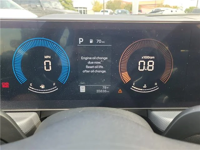 Used 2025 Aero Silver Hyundai SEL Front-Wheel Drive image 15
