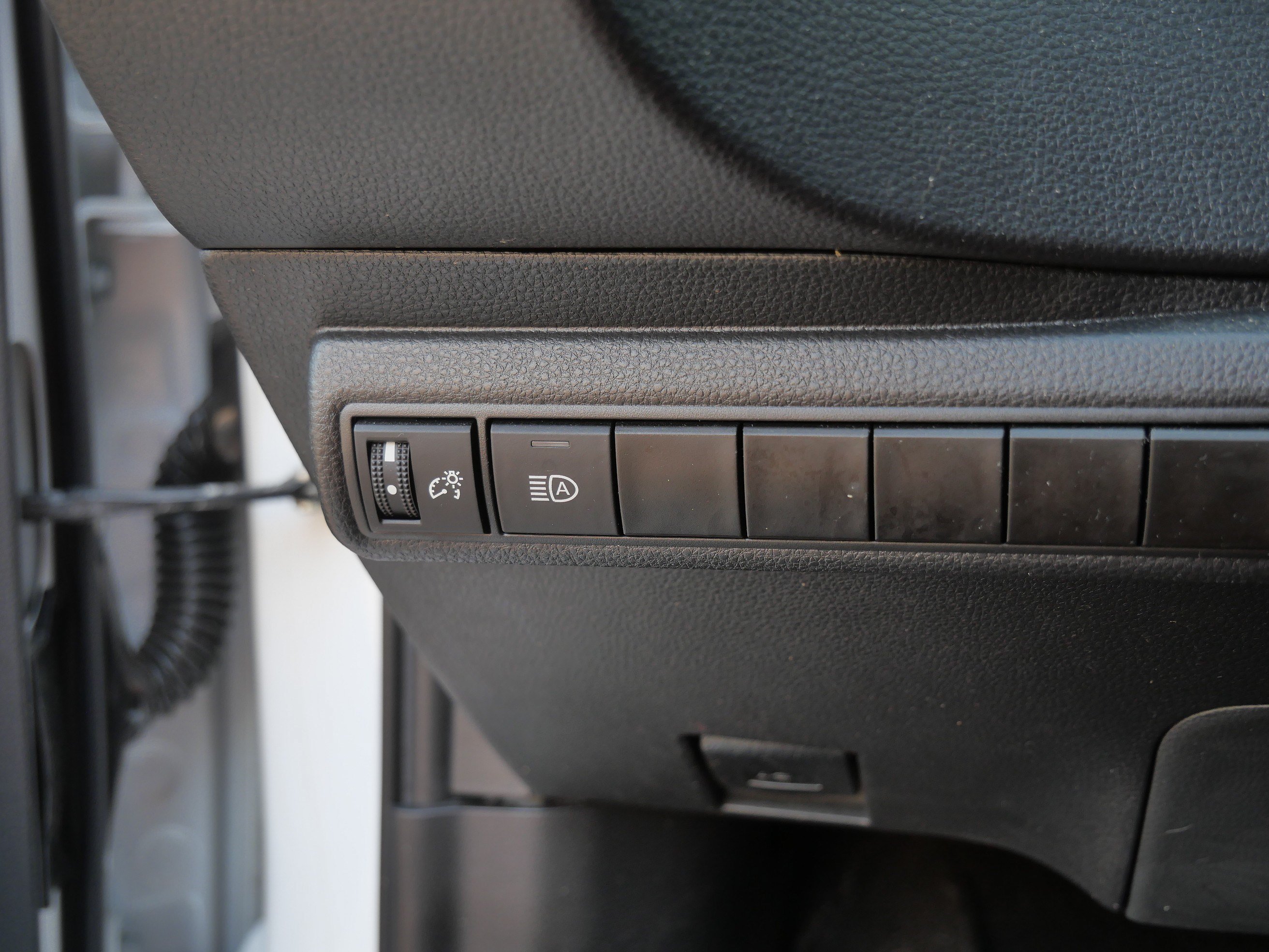 Certified Used 2023 Ice Cap Toyota SE image 27