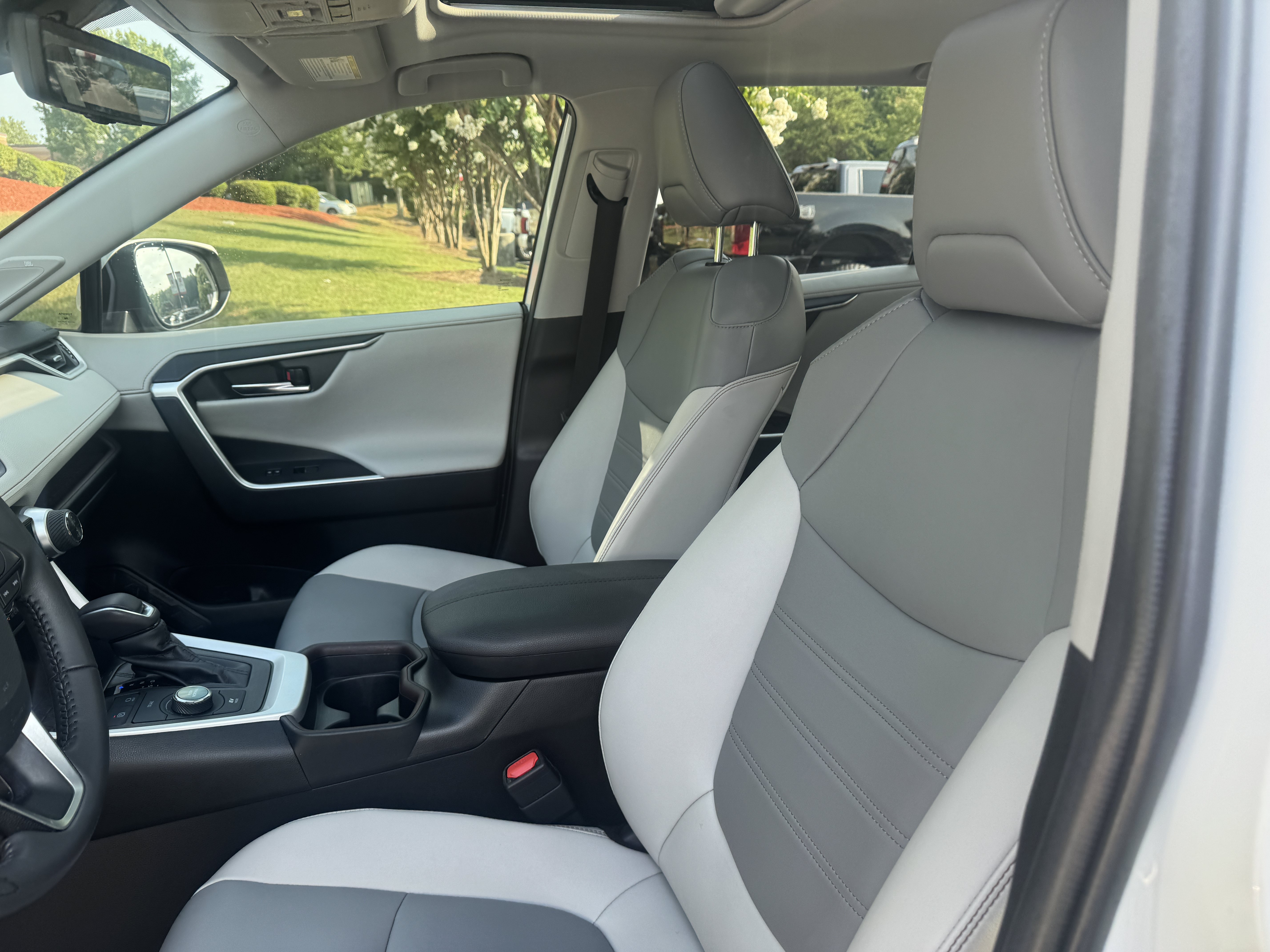 Certified Used 2020 Blizzard Pearl Toyota Hybrid Limited image 10