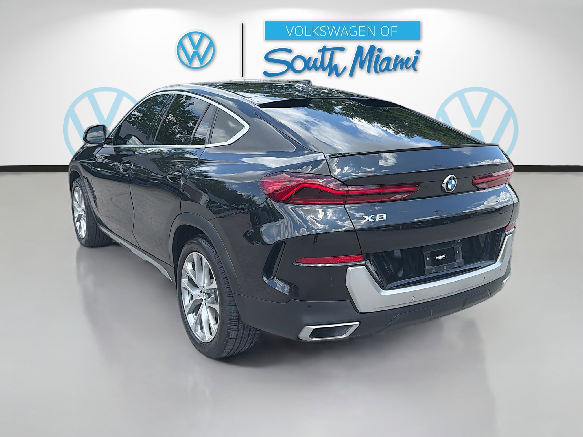 Used 2022 Black Sapphire Metallic BMW xDrive40i image 5