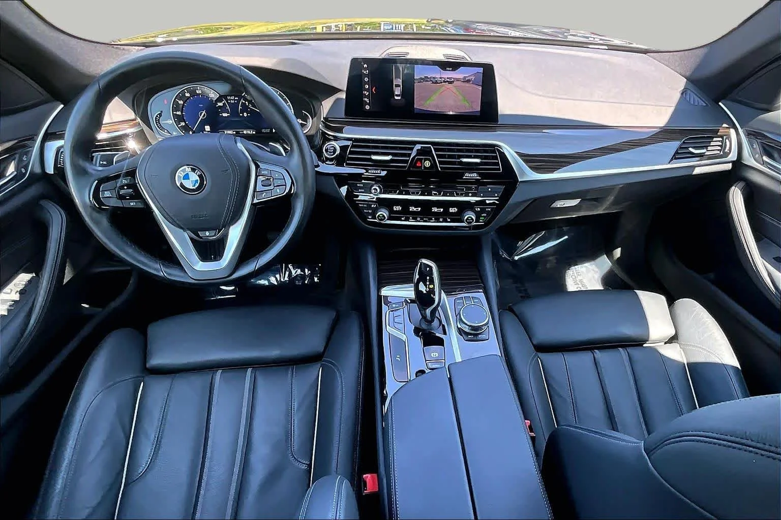 Used 2019 Black Sapphire Metallic BMW 530i xDrive image 15