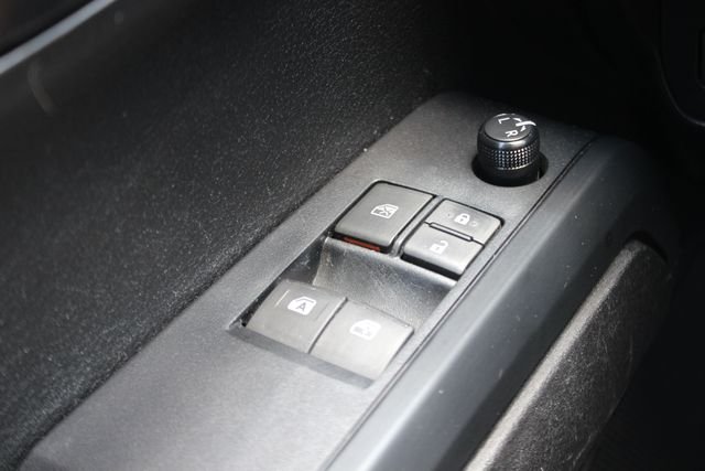 Used 2021 White Toyota SR image 17