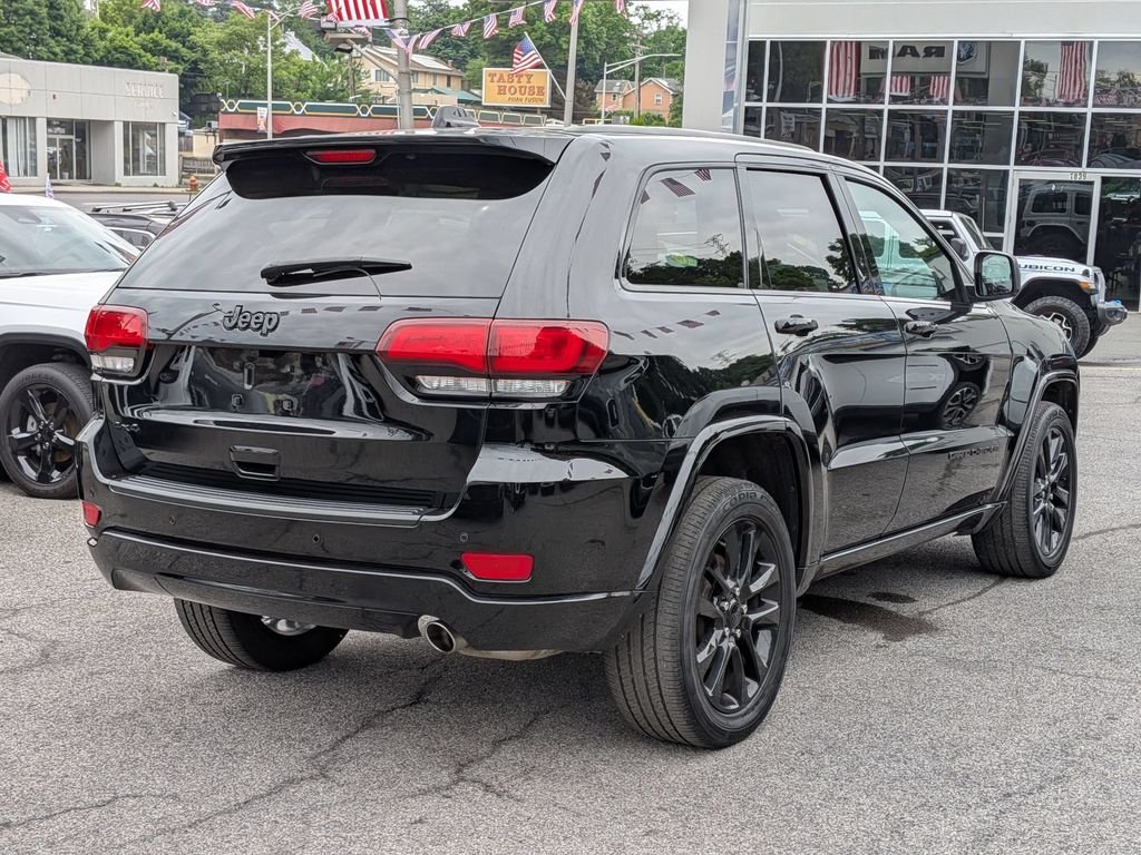 Used 2022 Black Jeep Laredo X image 6